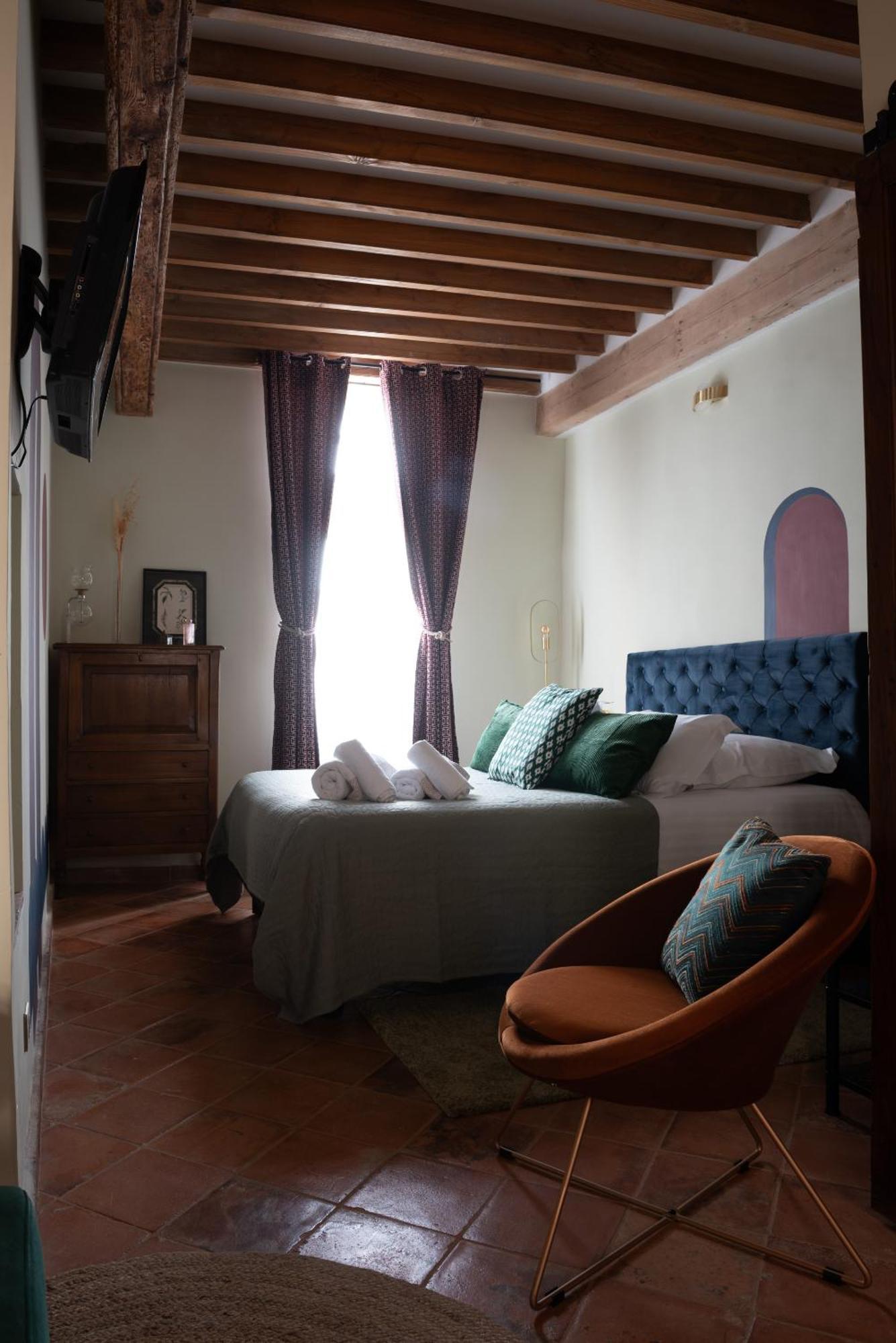La Maison D'En Bas Des Seigneurs Cucuron Quarto foto