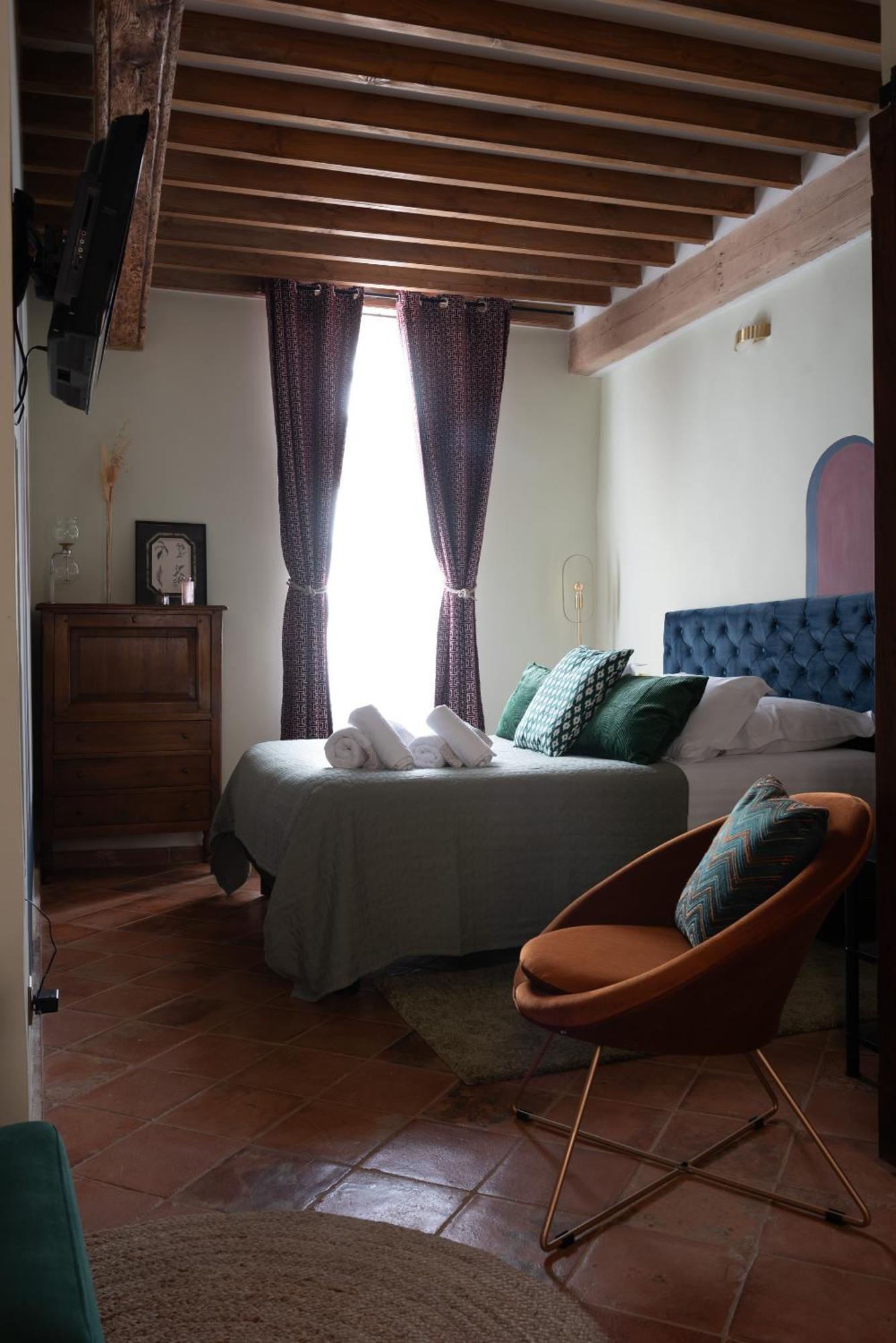La Maison D'En Bas Des Seigneurs Cucuron Quarto foto